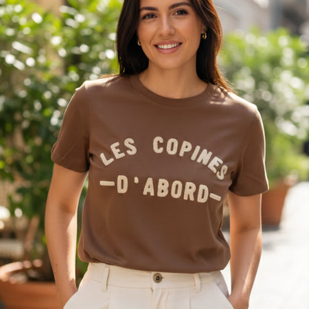 T-shirt "Les copines d'abord"